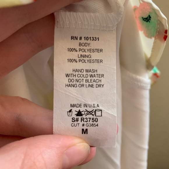 Adorable Watercolor Floral V-cut dress - Picture 6 of 6